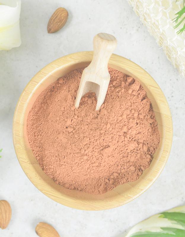Red clay  <br> - is distinguished by the highest concentration of iron among all clays, which actively participates in the processes of skin revitalization. Additionally, it eliminates redness and shrinks blood vessels, preventing them from cracking.